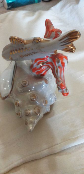 Фарфор. Статуэтка. Рыба с ракушкой. Дулёво.