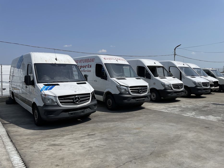 Fata mercedes sprinter / capota / far / bara/aripi