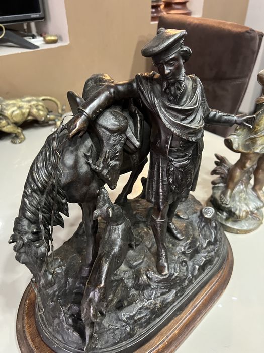 Statuete antimoniu
