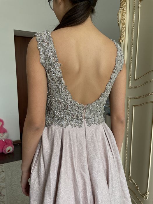 Продам шикарное платье