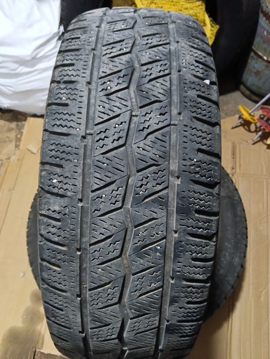 Два броя Зимни гуми 215/65/16 C.