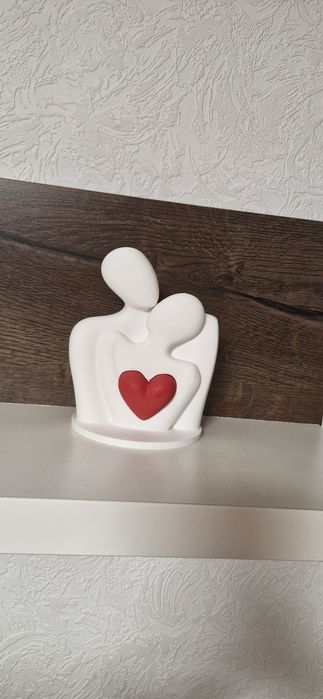 Statuie cuplu cu inima Valentine's day