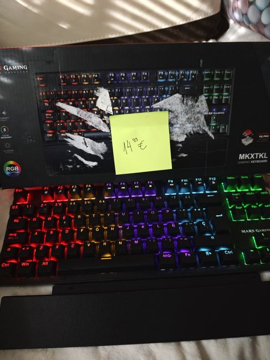 Геймърски клавиатури Asus