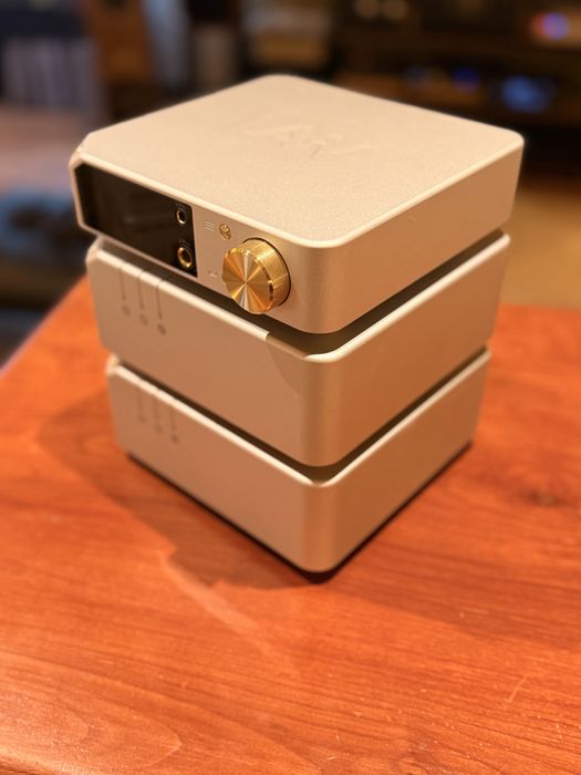 LAiV Crescendo VERSE (DAC R2R / preamp / amp de casti) + 2× LAiV Crescendo CHORUS (power amps GaN)  – sistem Hi-Fi complet