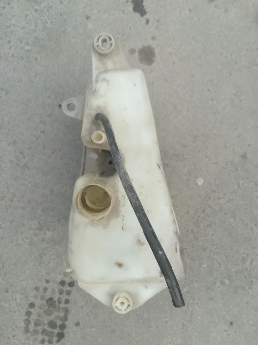 Омывательный бачок Вольво 850