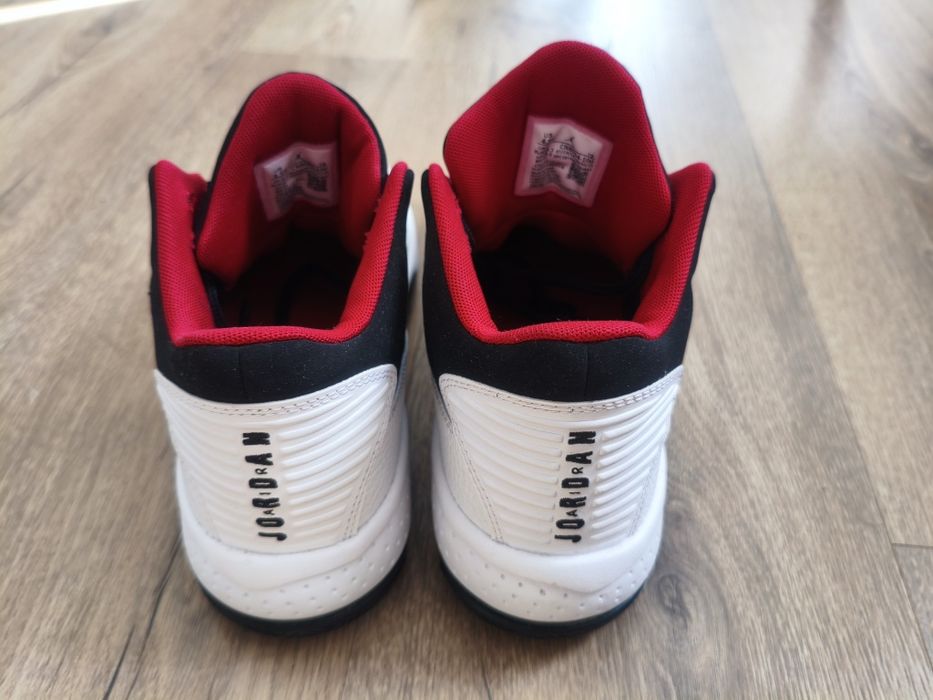 НОВИ Nike Air Jordan Max Aura 2 36.5 (CN8094-100) – нови, оригинални