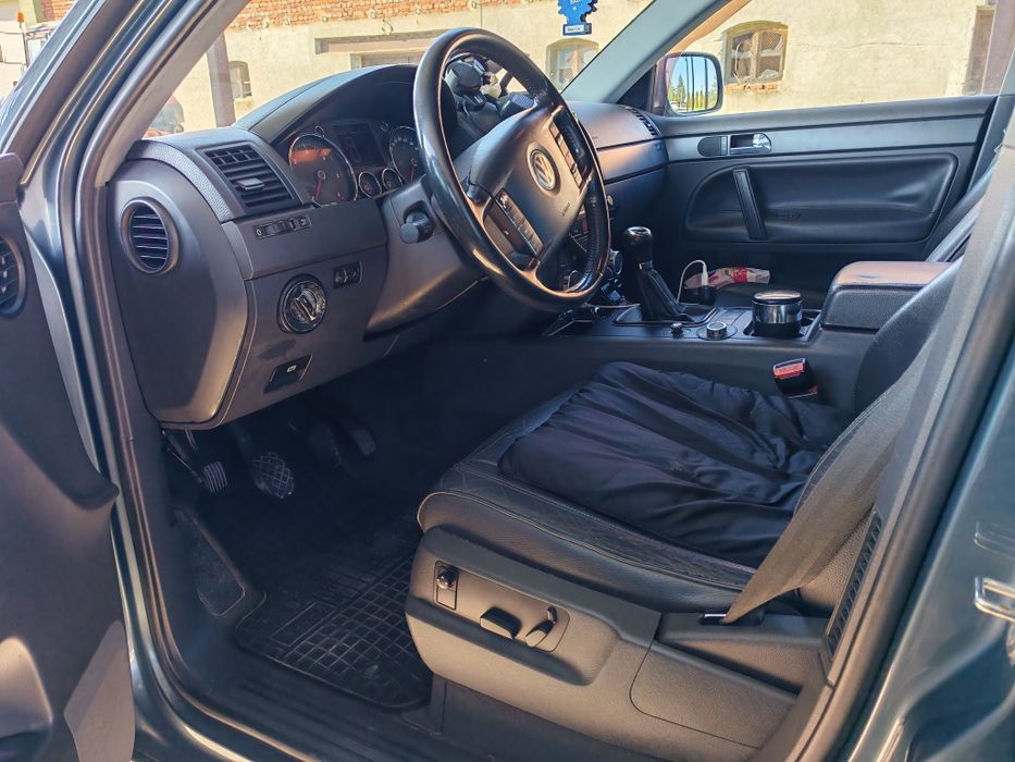 Vînd Touare 2.5 manual