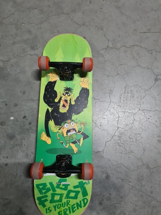 Vând skateboard  MID 100