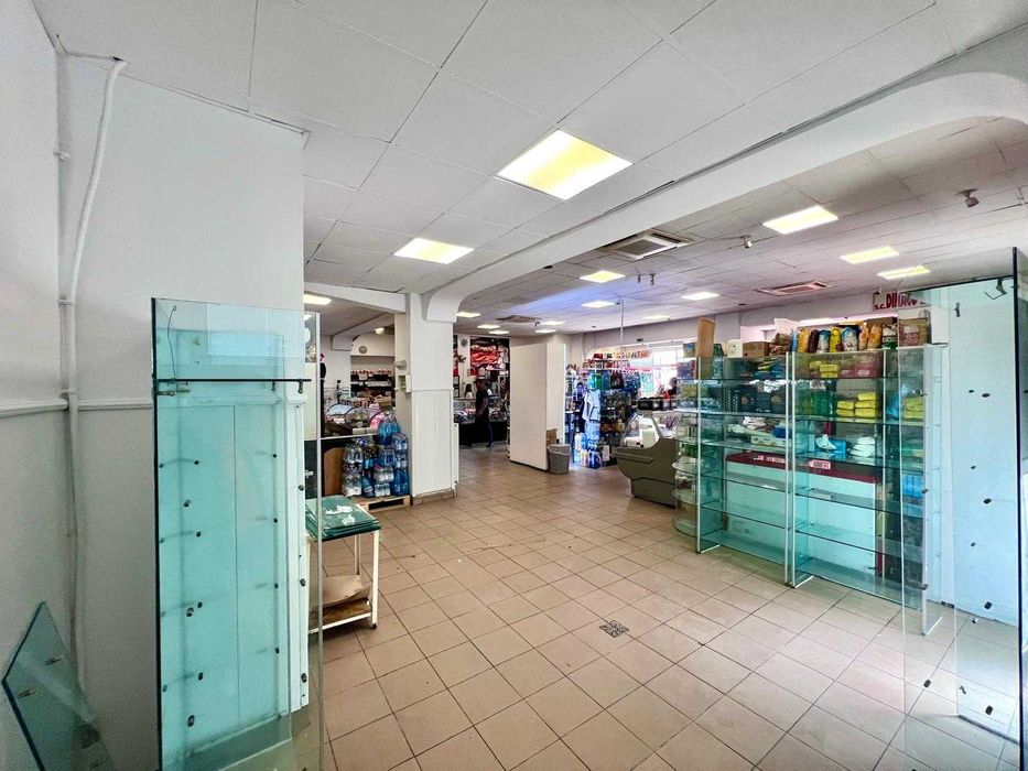 Spațiu comercial de închiriat – Complex Romal, Câmpina  25 mp | Vad comercial excelent | Trafic intens | Zonă alimentară