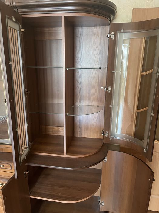 Горка орех оригинал сервант