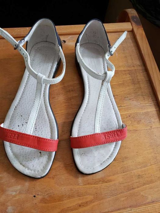 Сандали естествена кожа с тънки каишки