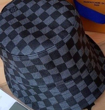 Palarie impermebila unisex Louis Vuitton, mărime universala,saculet  i