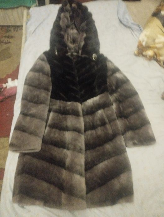 Продам женскую шубу