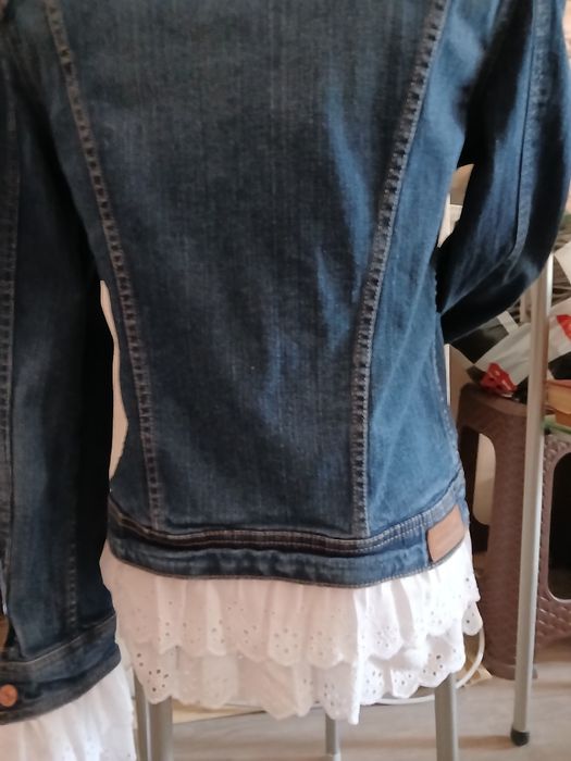 Дамски преходни якета