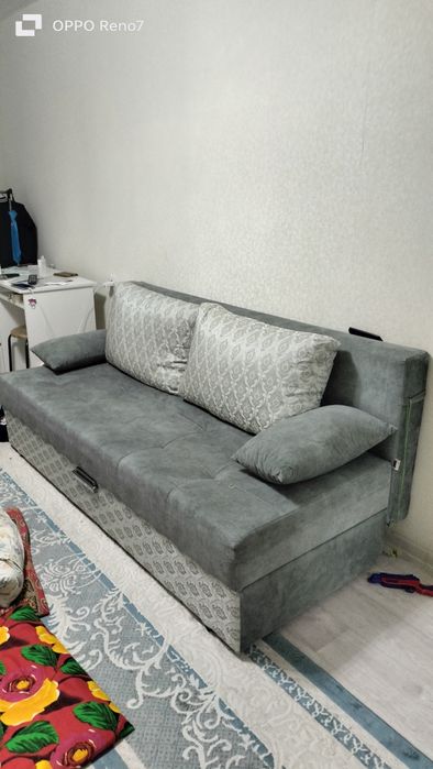 Диван 2 в 1 ом почти новы