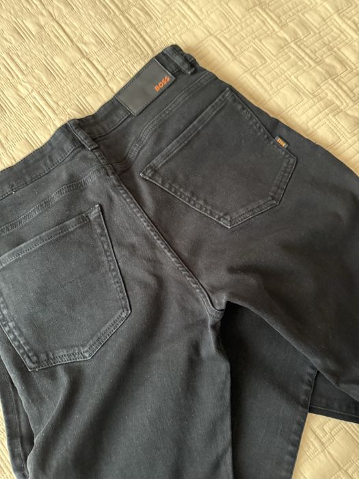 Blugi Boss negru intens