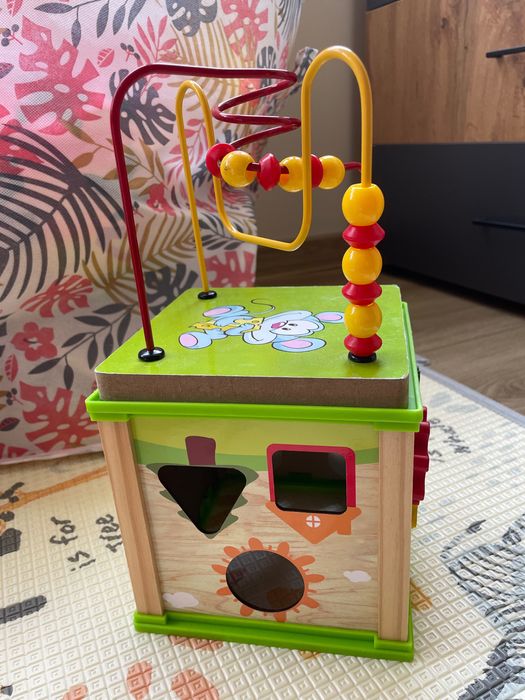 Интерактивна играчка куб