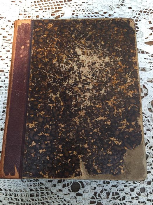 Словарь антикварный продаю