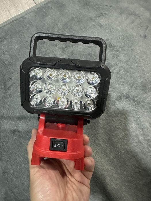 Lampa led milwuakee