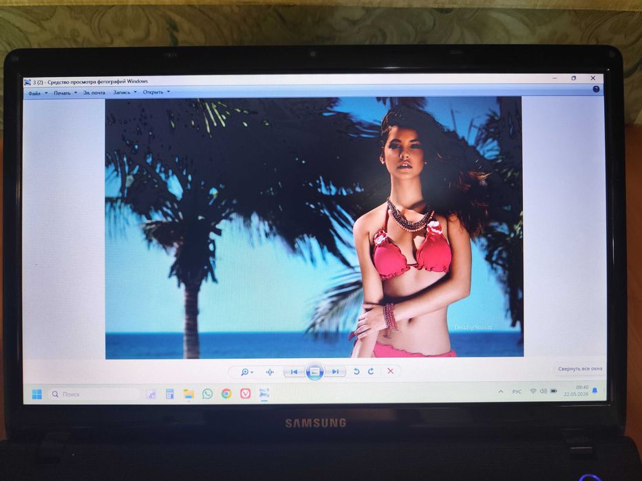 Samsung NP300E5X 15.6 антиблик Intel-1.7Ghz GeForce-520 500GB Win 11