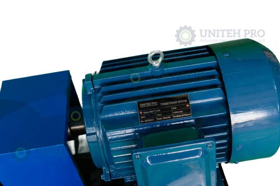 Granulator furaje KL-150 cu 3 matrite și motor inclus Putere motor: 4 kW (1500 RPM) NOU Garantie 24 luni Livrare rapida