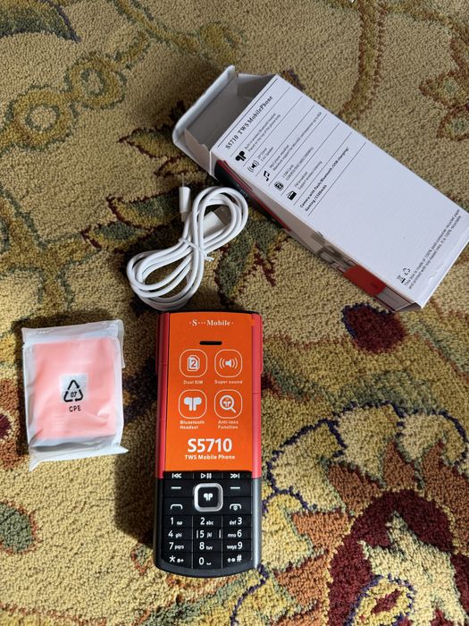 Telefon mobil Aurora S5710, dual SIM, 2G, roșu/alb, cu căști wireless integrată, 32GB, 48MB RAM