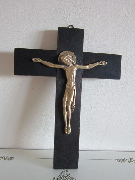 cadou deosebit  Mid-Century ModernCrucifix by Hartmann Cruce