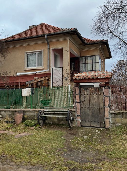 Много стара врата