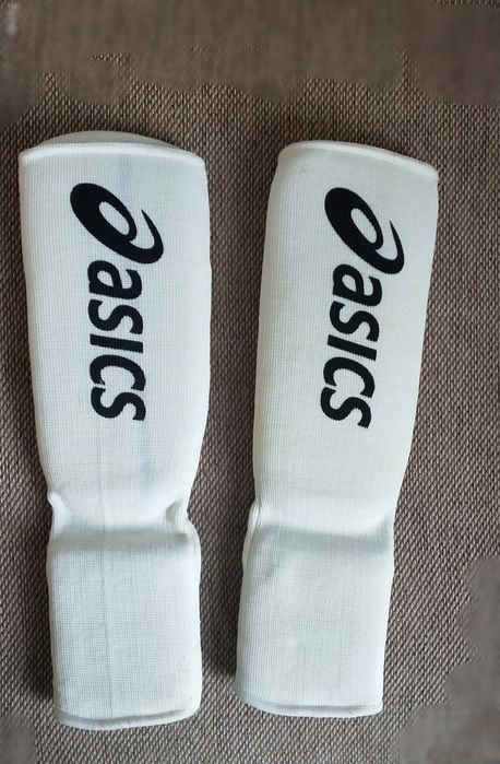 Продам шлем, щитки, кимоно