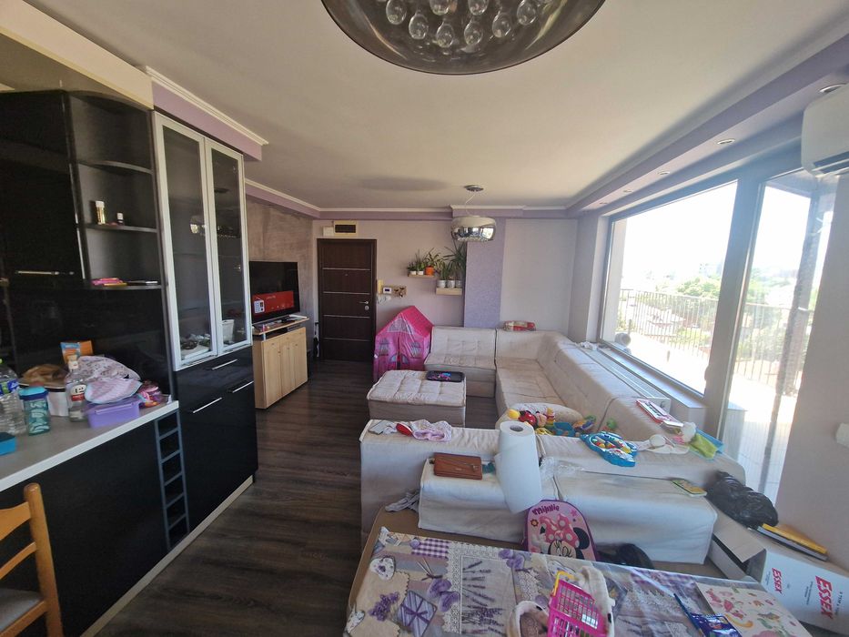 Продава се Тристаен апартамент в Благоевград, Освобождение - 166 кв.м за 1575 €/кв.м - Снимка #1