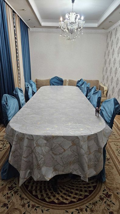 Стол со стульями