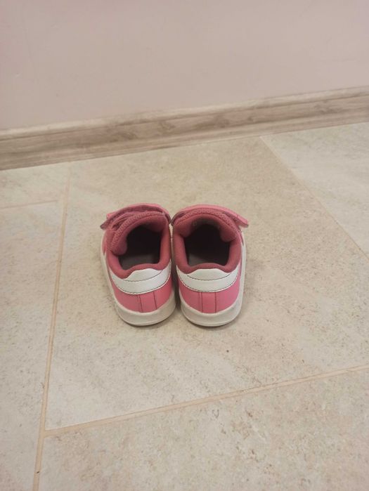 Детски маратонки за момиче Adidas