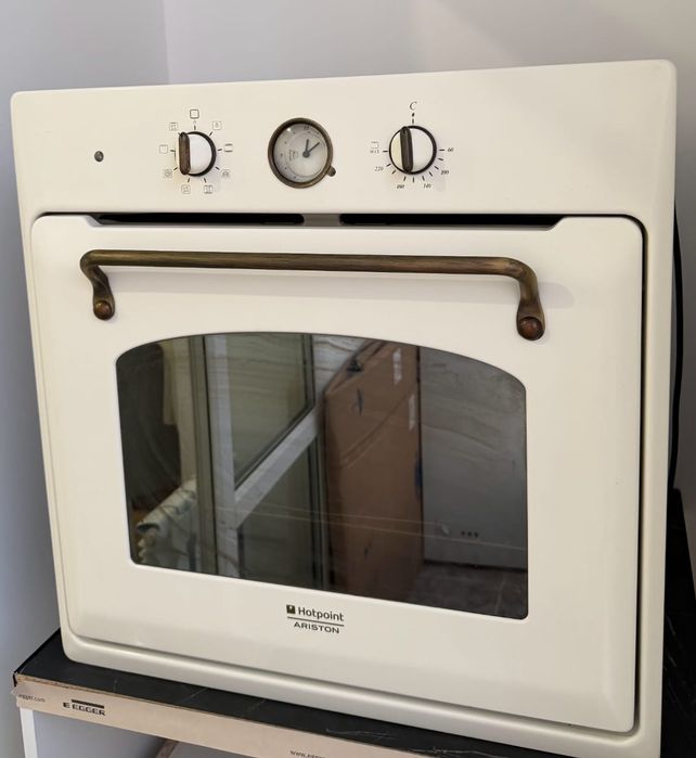 Духовка аристон в хорошем состоянии