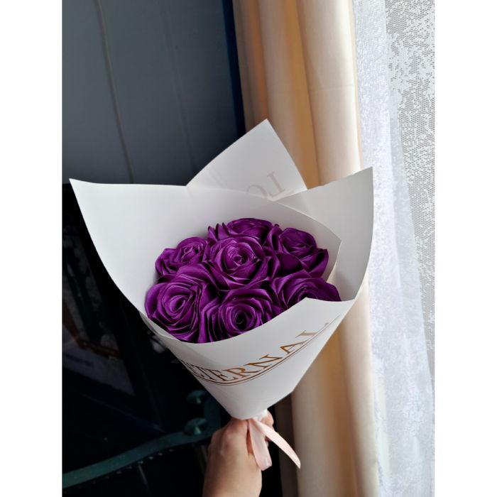 Букет роз из атласной ленты