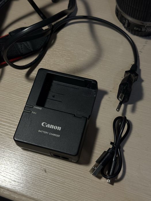 CANON EOS 600D, два объектива