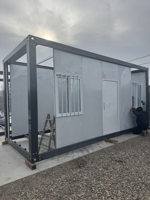 Vand containere modulare cu piese de colț