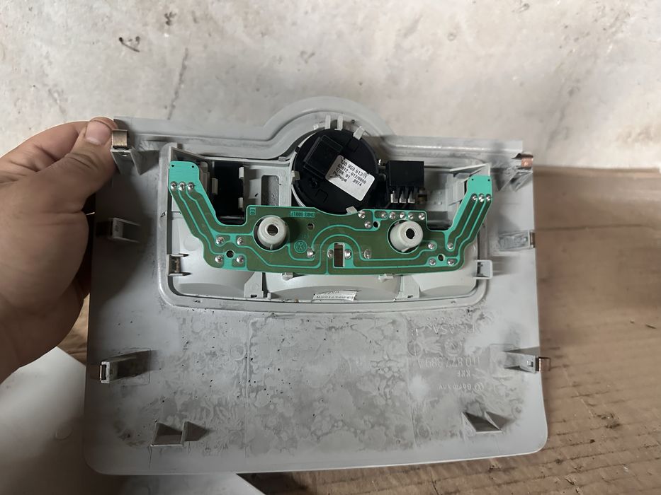 Плафон , дръжки , държачи фв туран / vw touran