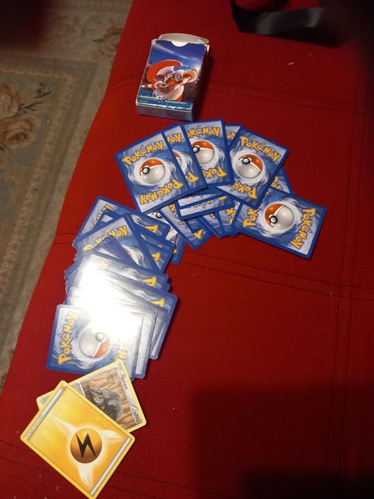 Cărți Pokemon anul 2012