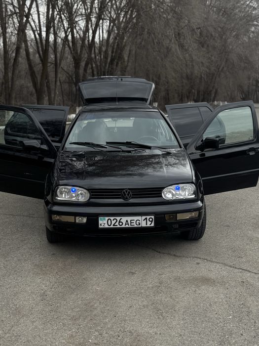 Продам голф 3 1.8 на карбюраторе