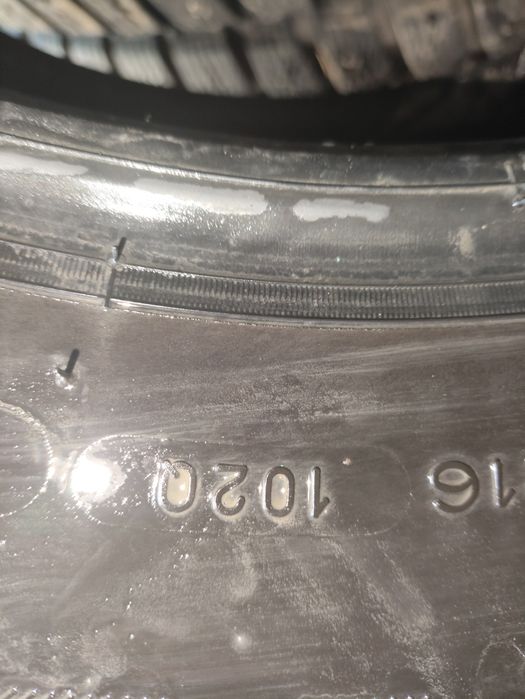 Продам шины ш215в65д16