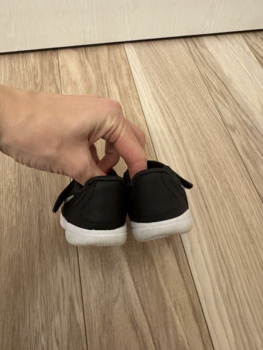 Adidasi Nike marimea 19.5