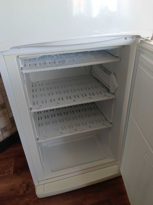 Холодильник Indesit