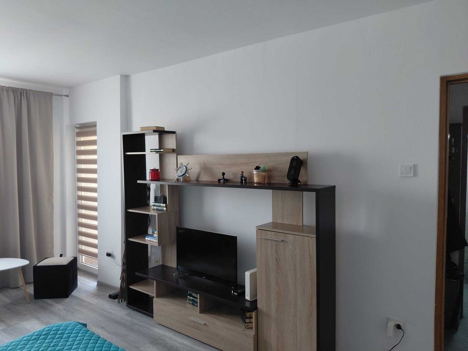 Proprietar - Apartament 1 cameră complet renovat, 37 mp + balcon 5,55 mp, bloc ANL 2011 cu lift, Str. Pricazului, Orăștie