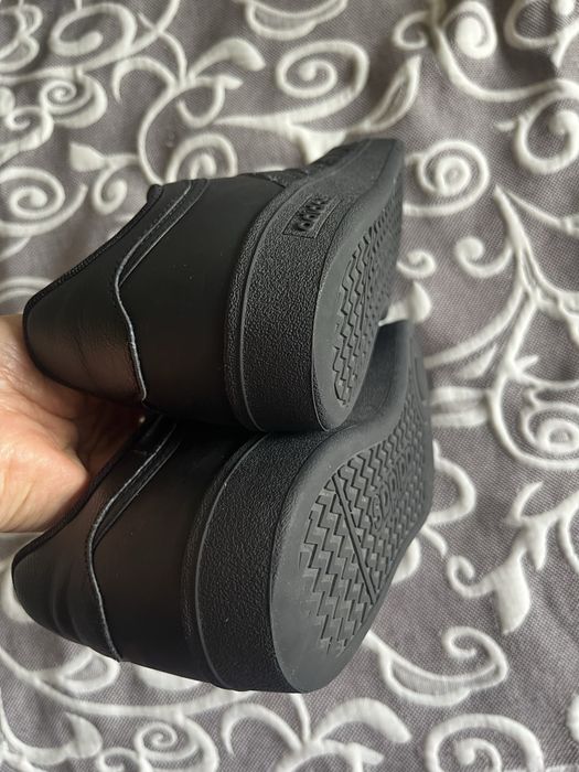 Кроссовки adidas