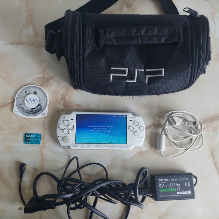 [PSP] Vând SONY PSP 2004 sLim and Lite alb [MODAT] FULL BOX //poze reale