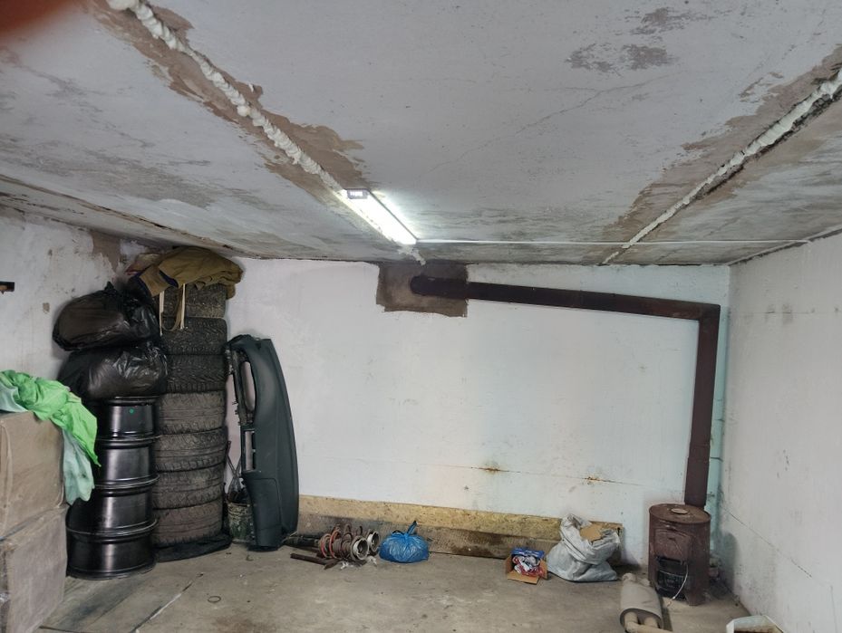 Продам гараж со светом на 29