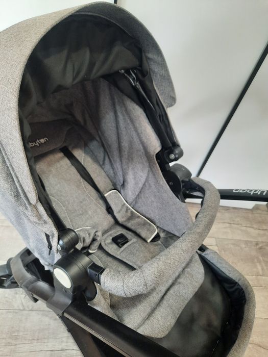 Продам детскую каляску 10000