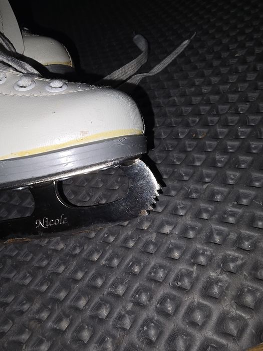 Коньки фигурные Botas Nela