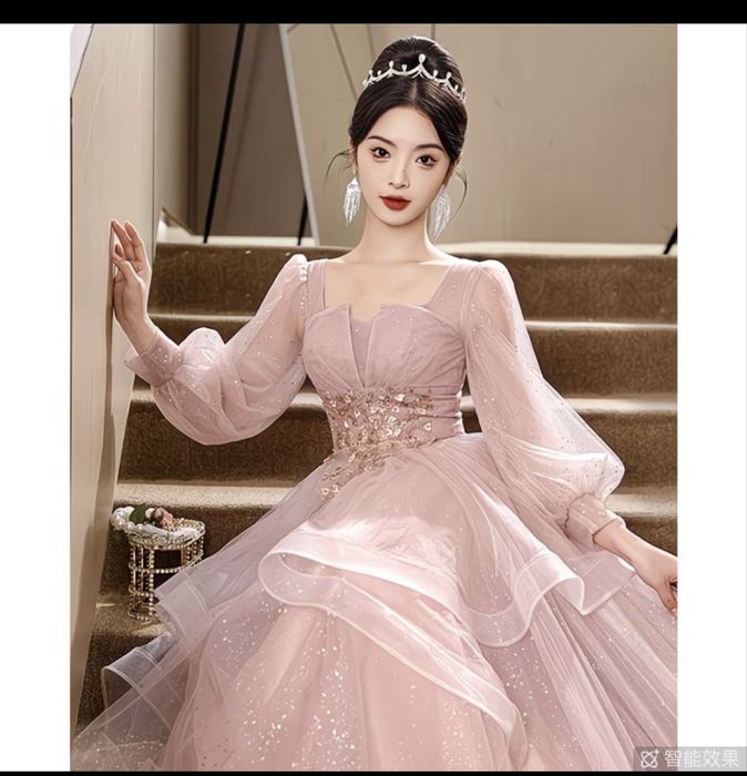 Красивые бальные платья, одевали 1 раз, в точ как на фото