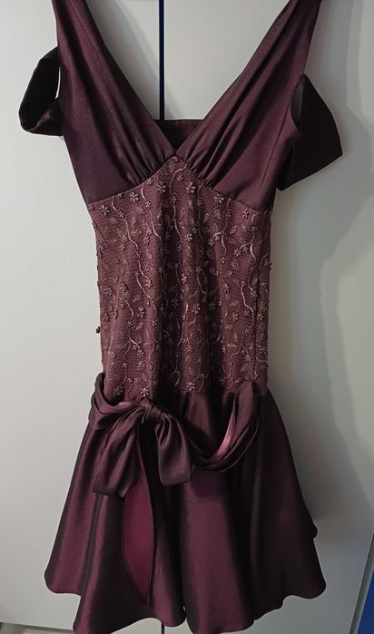 Vând rochie pentru ocazii speciale
